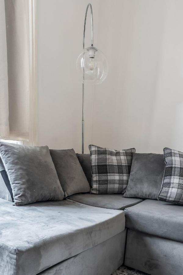 Central City Centre 2 Bedroom Flat - Close To Haymarket Train Station. Edinburgh Ngoại thất bức ảnh